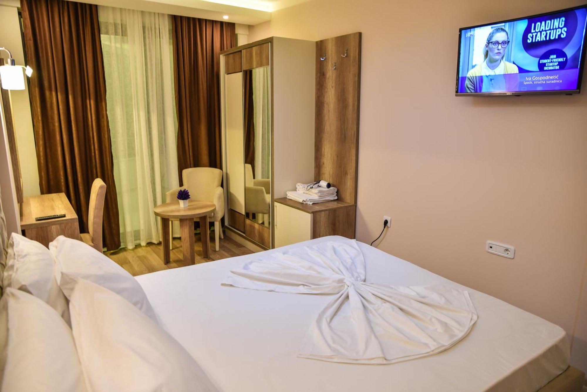 Hotel Evropa Ulcinj Habitación foto